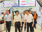 泉州市人大常委會(huì)黨組副書記、副主任、誠(chéng)信促進(jìn)會(huì)會(huì)長(zhǎng)黃陽(yáng)春等一行蒞臨中閩百匯涂門店調(diào)研誠(chéng)信建設(shè)工作
